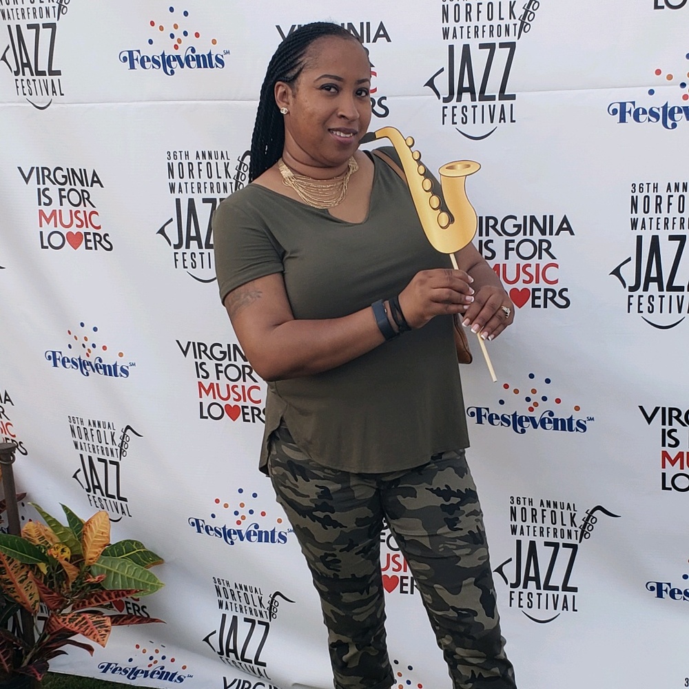 Meet your Posher, Danyeta